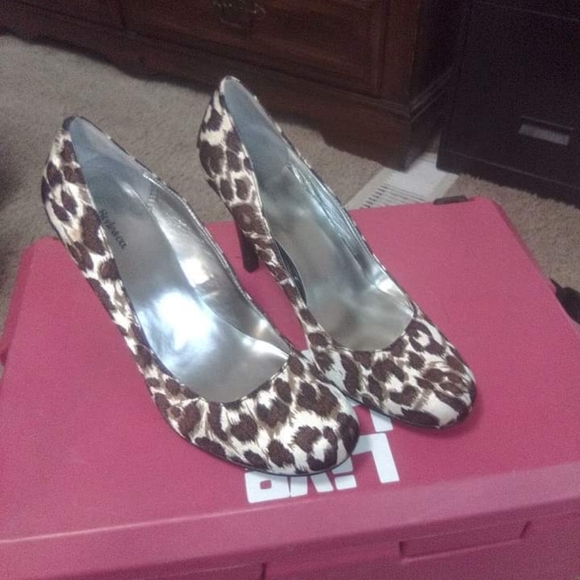 Heels - Picture 2 of 2